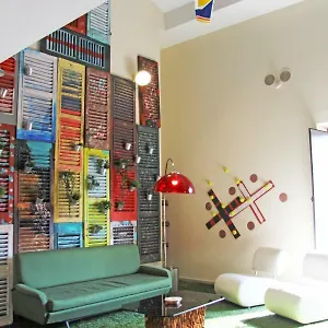 Urban Pop 2 Bed and Breakfast